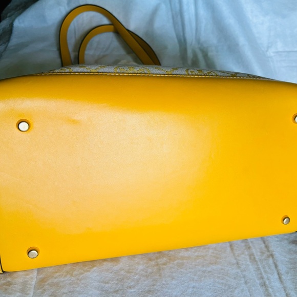 Tory Burch pre-loved like new bag with tags in great condition. Dustbag included - Picture 4 of 7